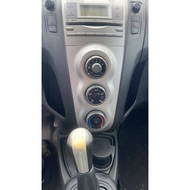 Poignee porte avant droit TOYOTA YARIS 2 Photo n°11
