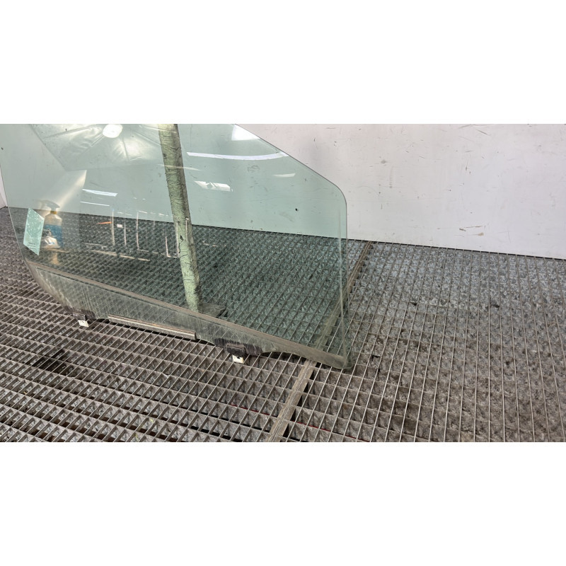 Vitre avant droit TOYOTA YARIS 2 Photo n°2
