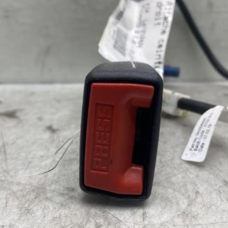 Attache ceinture avant droit KIA PICANTO 3 Photo n°2