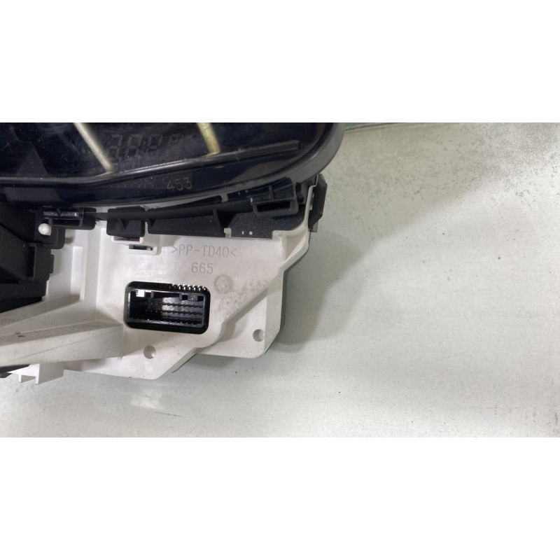 Compteur TOYOTA YARIS 2 Photo n°4