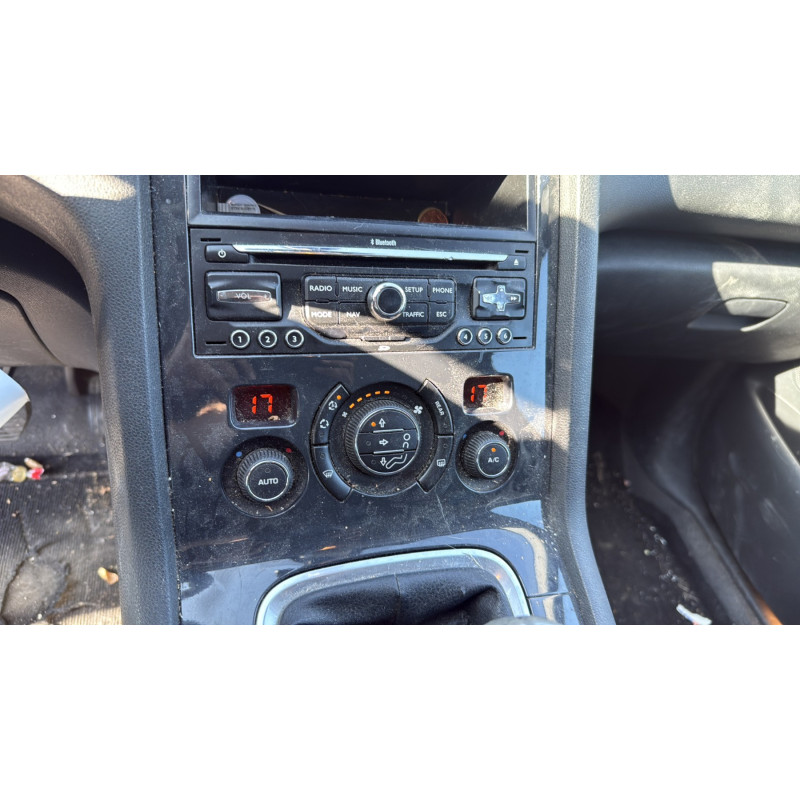 Moteur essuie glace avant gauche PEUGEOT 5008 1 Photo n°36