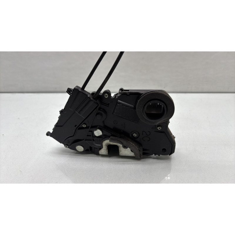Serrure avant droit TOYOTA YARIS 2 Photo n°3