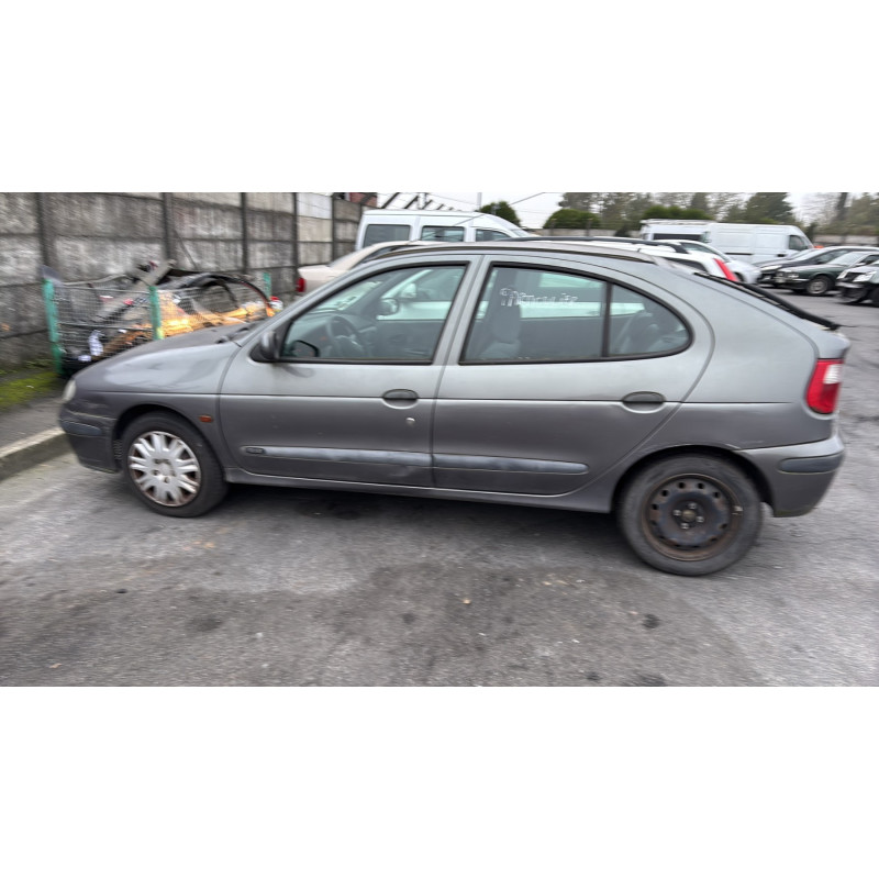 Poignee interieur arriere gauche RENAULT MEGANE 1 Photo n°10