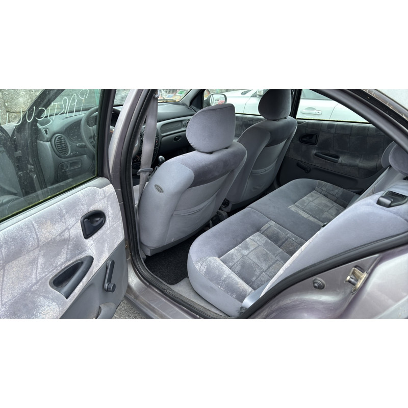 Vase de lave glace RENAULT MEGANE 1 Photo n°14