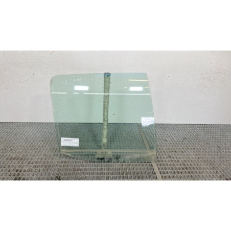 Vitre arriere droit CITROEN SAXO Photo n°1