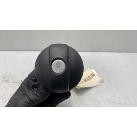 Bouchon de carburant PEUGEOT 208 1 Photo n°1