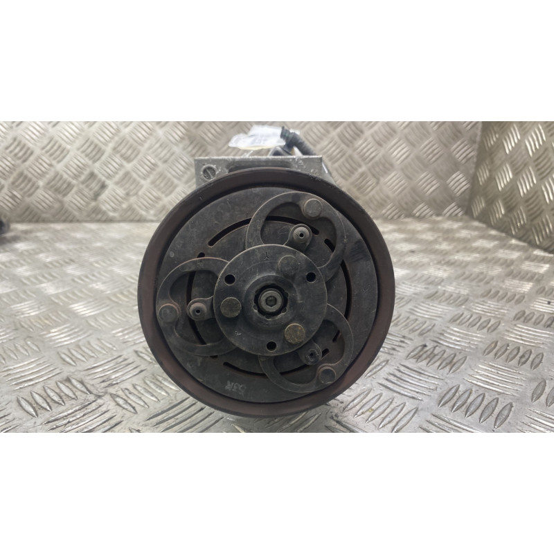 Compresseur clim RENAULT CLIO 4 Photo n°1