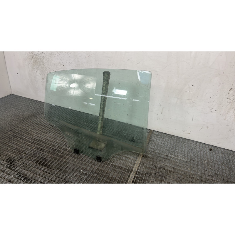Vitre arriere droit PEUGEOT 208 1 Photo n°3