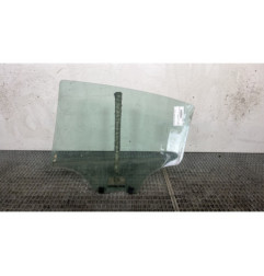 Vitre arriere droit PEUGEOT 208 1