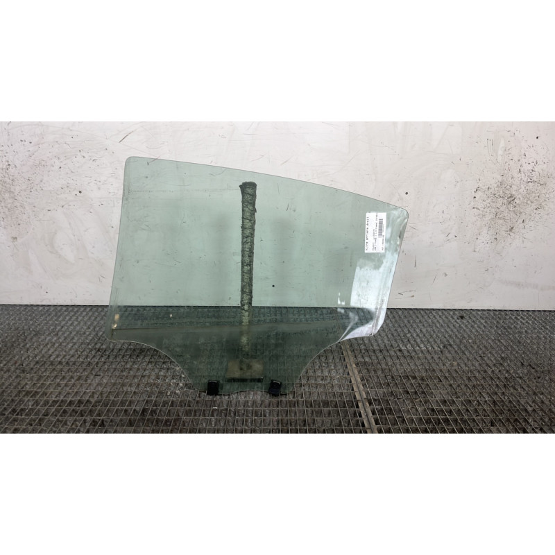 Vitre arriere droit PEUGEOT 208 1 Photo n°4