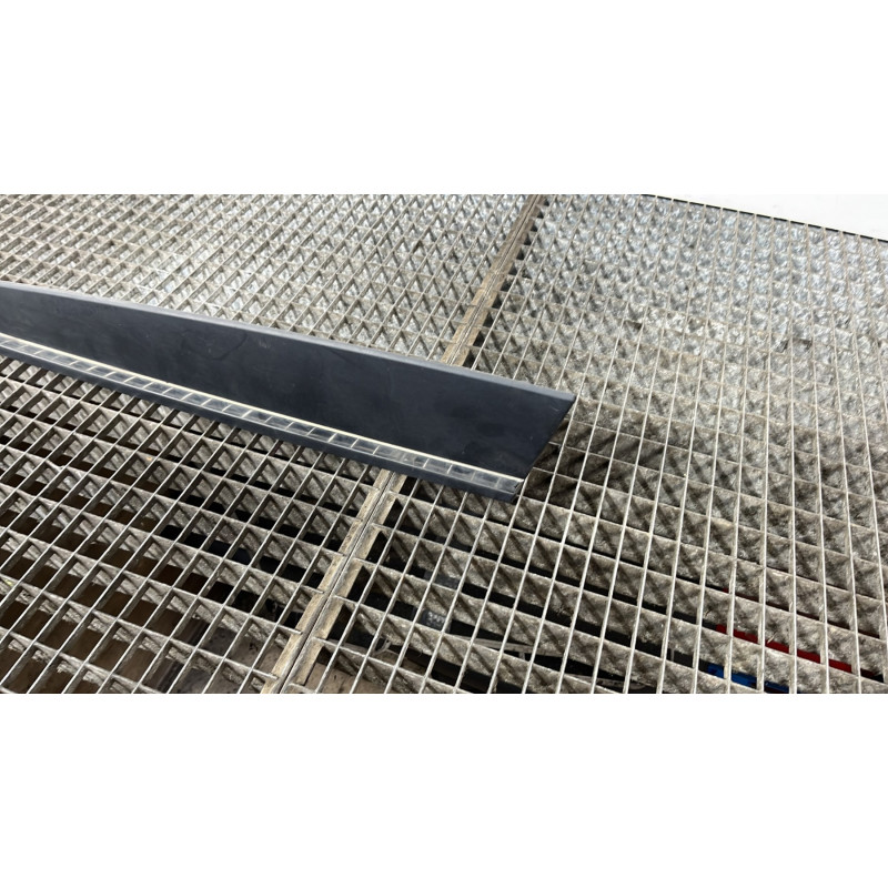 Baguette de porte arriere gauche  RENAULT CLIO 4 Photo n°3
