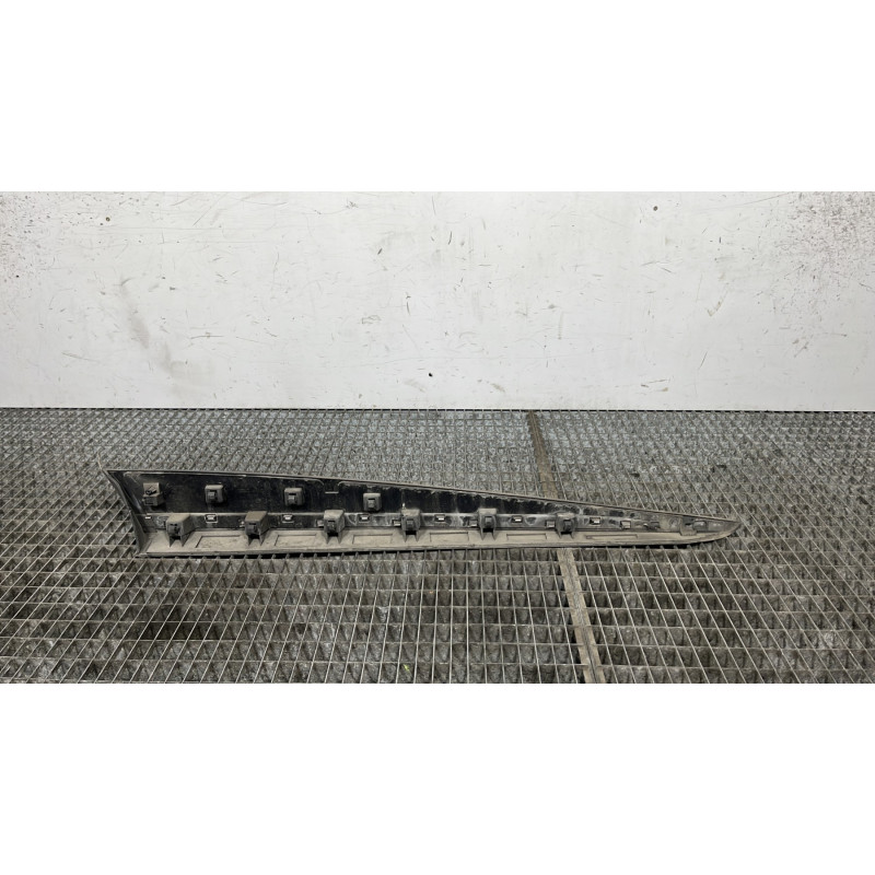 Baguette de porte arriere gauche  RENAULT CLIO 4 Photo n°4