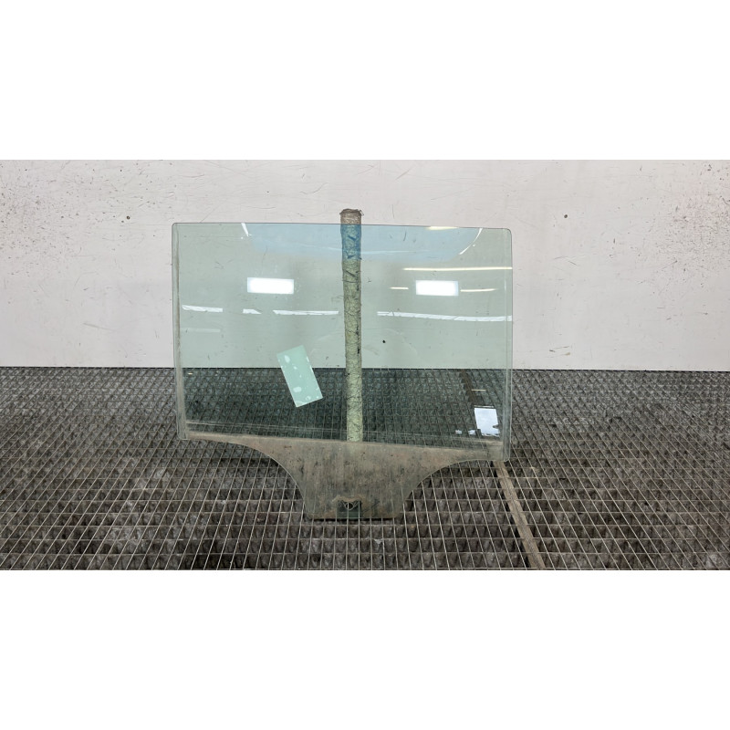 Vitre arriere droit SKODA FABIA 2 Photo n°3
