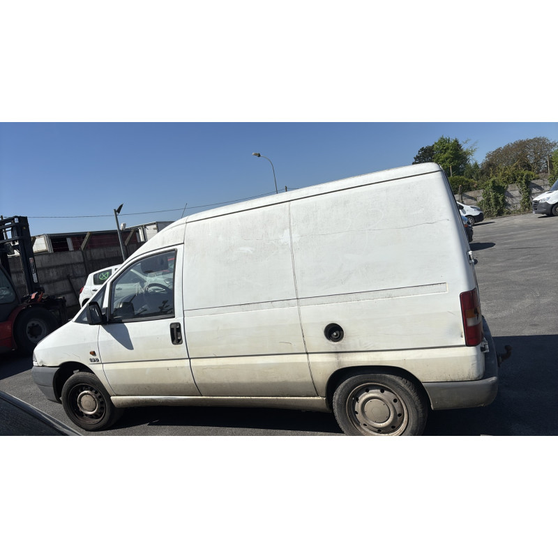 Etrier avant gauche (freinage) CITROEN JUMPY 1 Photo n°9