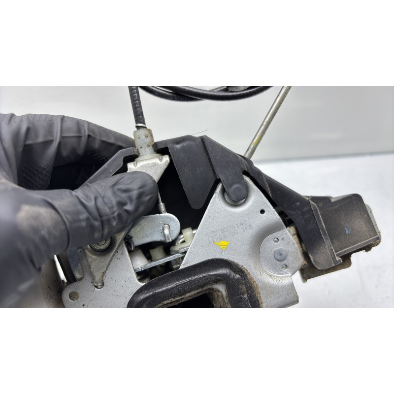 Serrure avant droit VOLKSWAGEN FOX Photo n°5