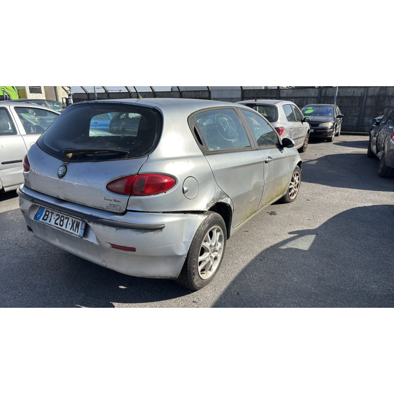 Feu arriere principal gauche (feux) ALFA ROMEO 147 Photo n°6