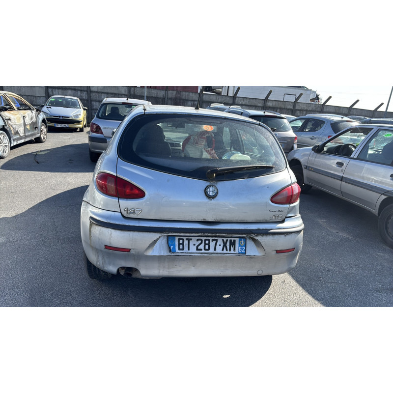 Feu arriere principal gauche (feux) ALFA ROMEO 147 Photo n°8