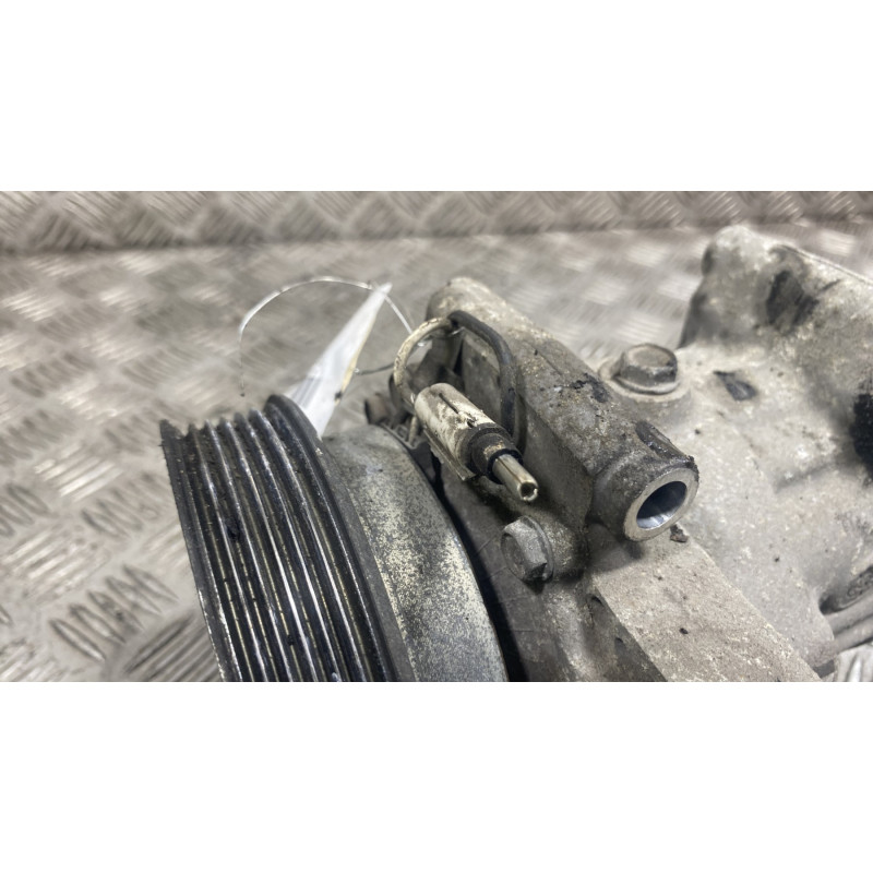 Compresseur clim RENAULT CLIO 2 CAMPUS Photo n°3