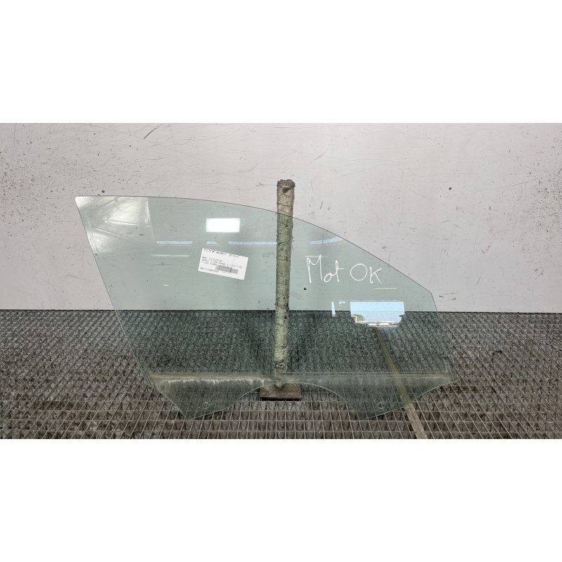 Vitre avant droit BMW SERIE 1 F20 Photo n°1