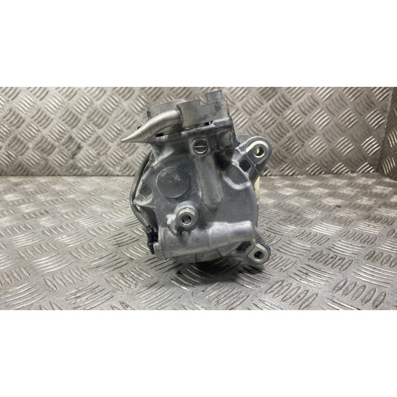 Compresseur clim BMW SERIE 1 F20 Photo n°4