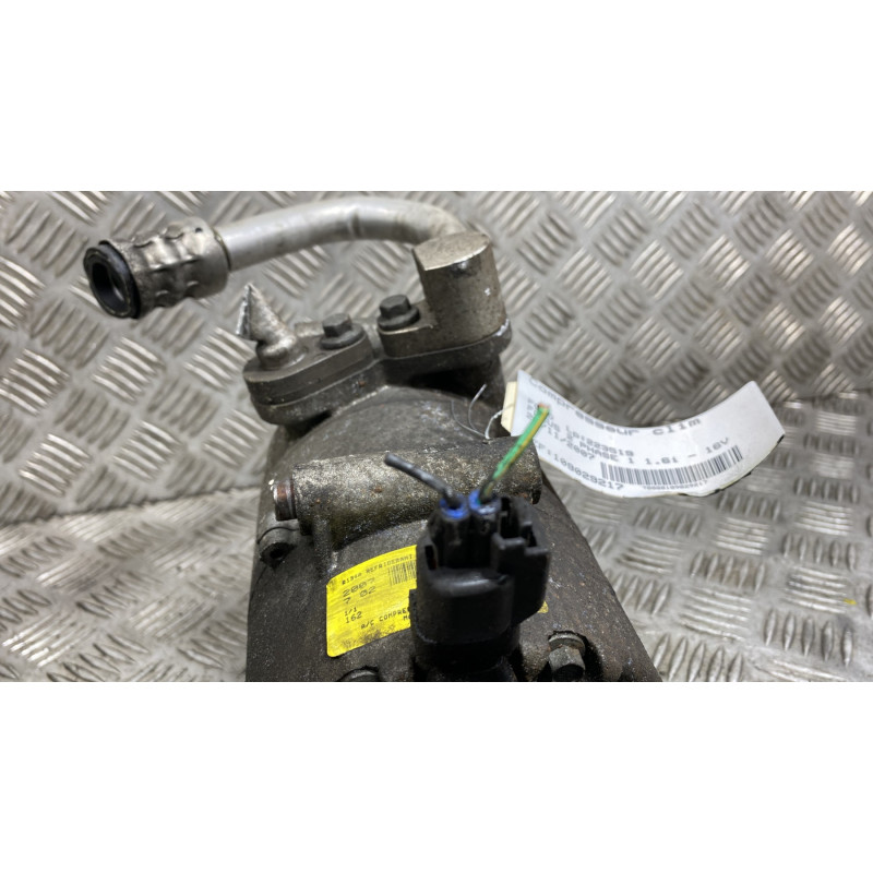 Compresseur clim FORD FOCUS 2 Photo n°4