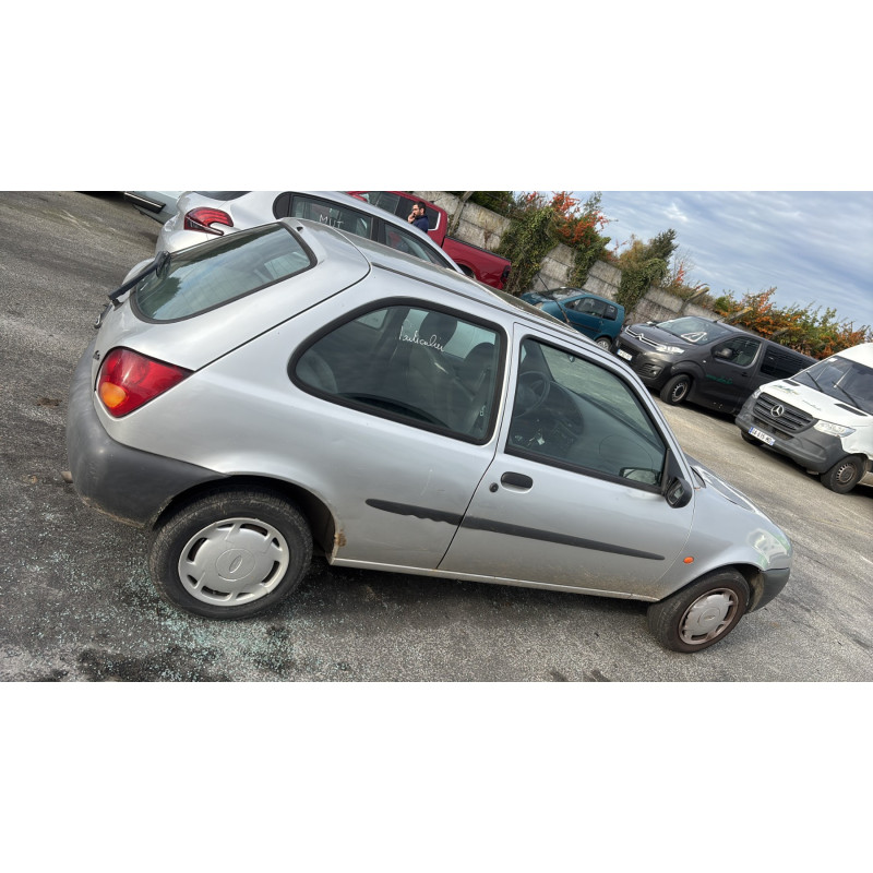 Pare choc arriere FORD FIESTA 4 Photo n°12