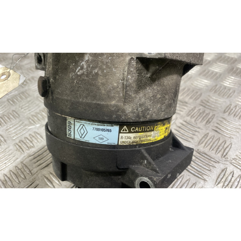 Compresseur clim RENAULT TRAFIC 2 Photo n°4
