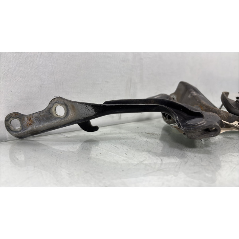 Charniere de capot TOYOTA RAV4 2 Photo n°3