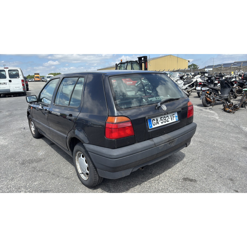 Pare choc arriere VOLKSWAGEN GOLF 3 Photo n°10