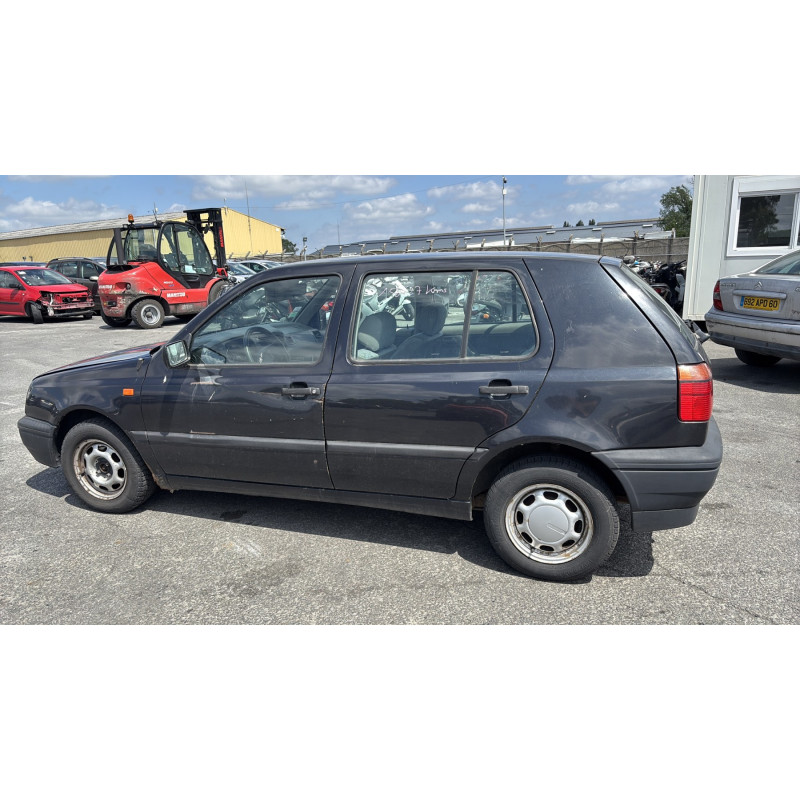 Pare choc arriere VOLKSWAGEN GOLF 3 Photo n°13