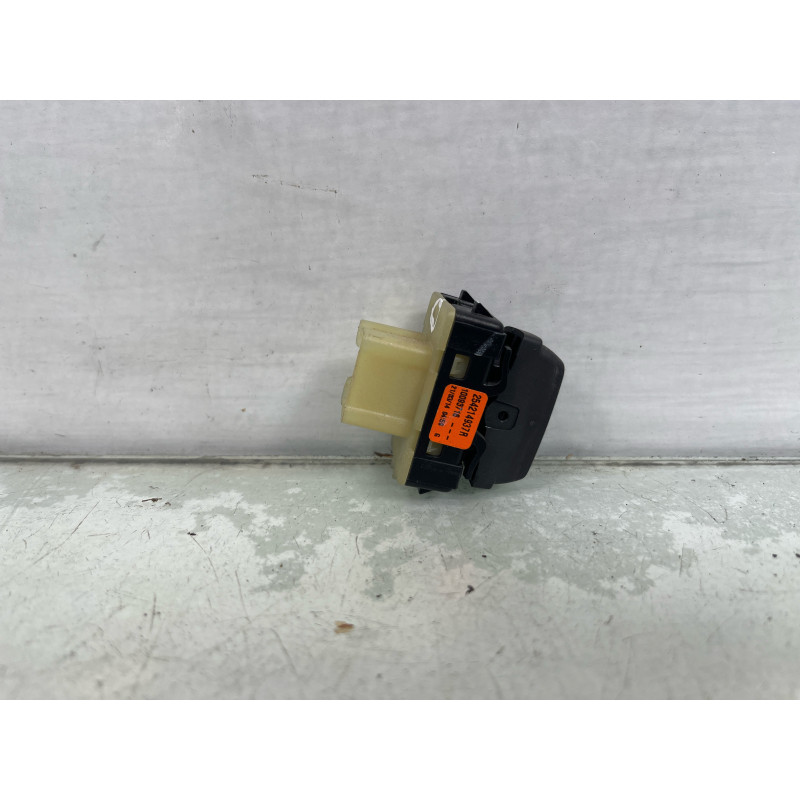 Interrupteur de leve vitre avant droit DACIA SANDERO 2 Photo n°3