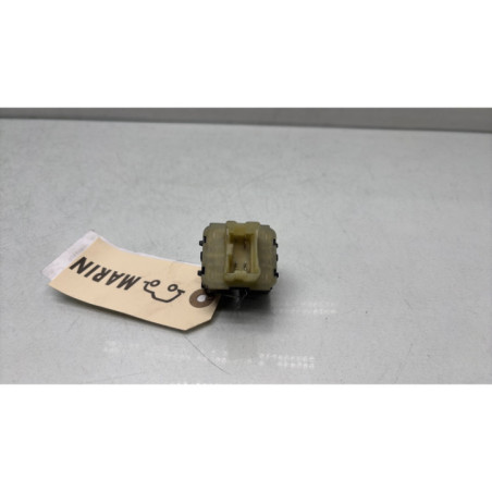 Interrupteur de leve vitre avant gauche RENAULT CLIO 4