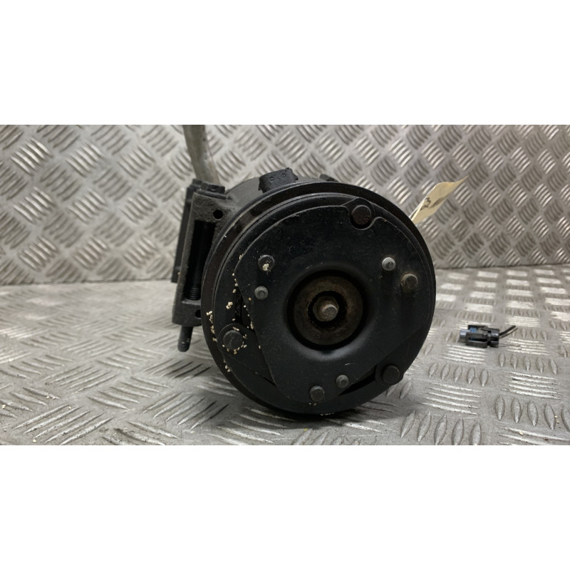 Compresseur clim RENAULT TRAFIC 2 Photo n°17