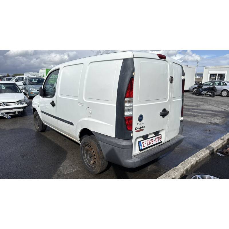 Pare choc arriere FIAT DOBLO 2 Photo n°10