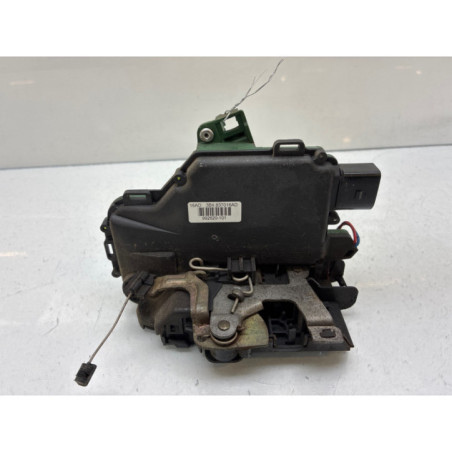 Serrure avant droit VOLKSWAGEN PASSAT 4