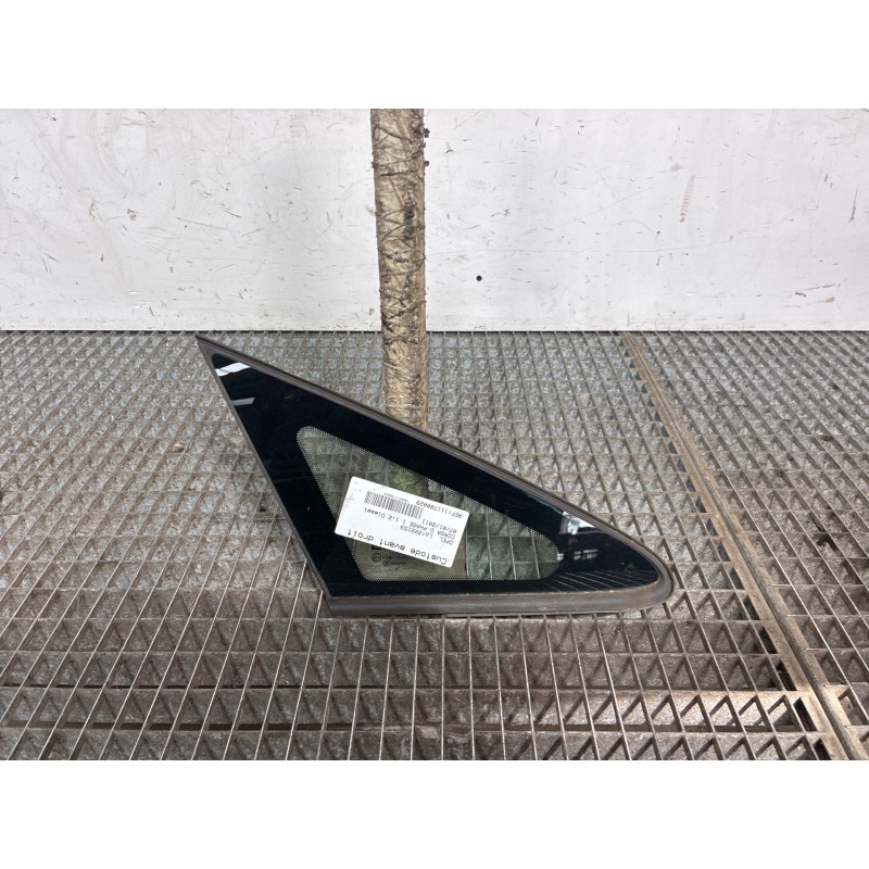 Custode avant droit OPEL CORSA D Photo n°1