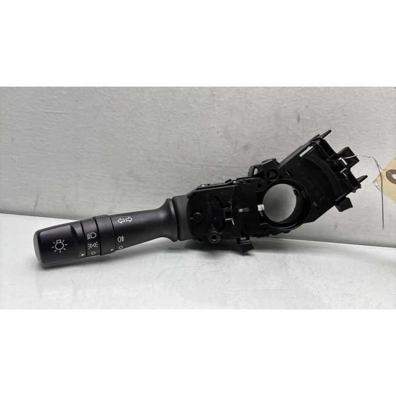 Commodo phare HYUNDAI I 20 1 Photo n°1