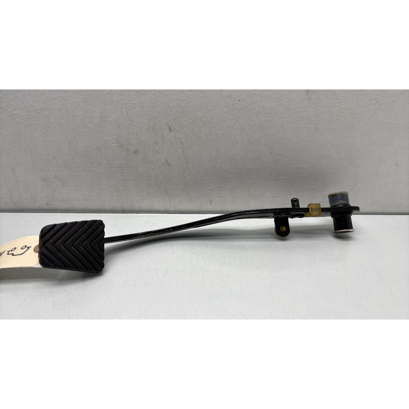 Pedale d'embrayage HYUNDAI I 20 1 Photo n°1