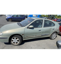 Eclairage de plafonnier RENAULT MEGANE 1