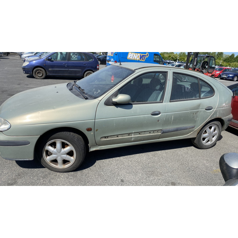 Eclairage de plafonnier RENAULT MEGANE 1 Photo n°10