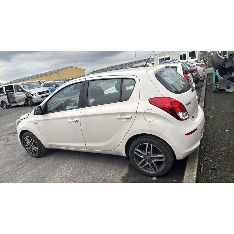 Fermeture de capot HYUNDAI I 20 1 Photo n°9