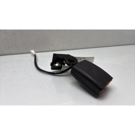 Attache ceinture arriere gauche HYUNDAI I 20 1 Photo n°1