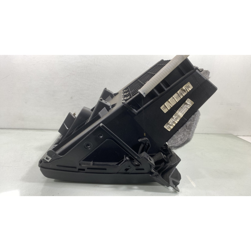 Boite a gants HYUNDAI I 20 1 Photo n°5