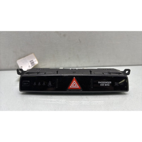 Bouton de warning HYUNDAI I 20 1 Photo n°1