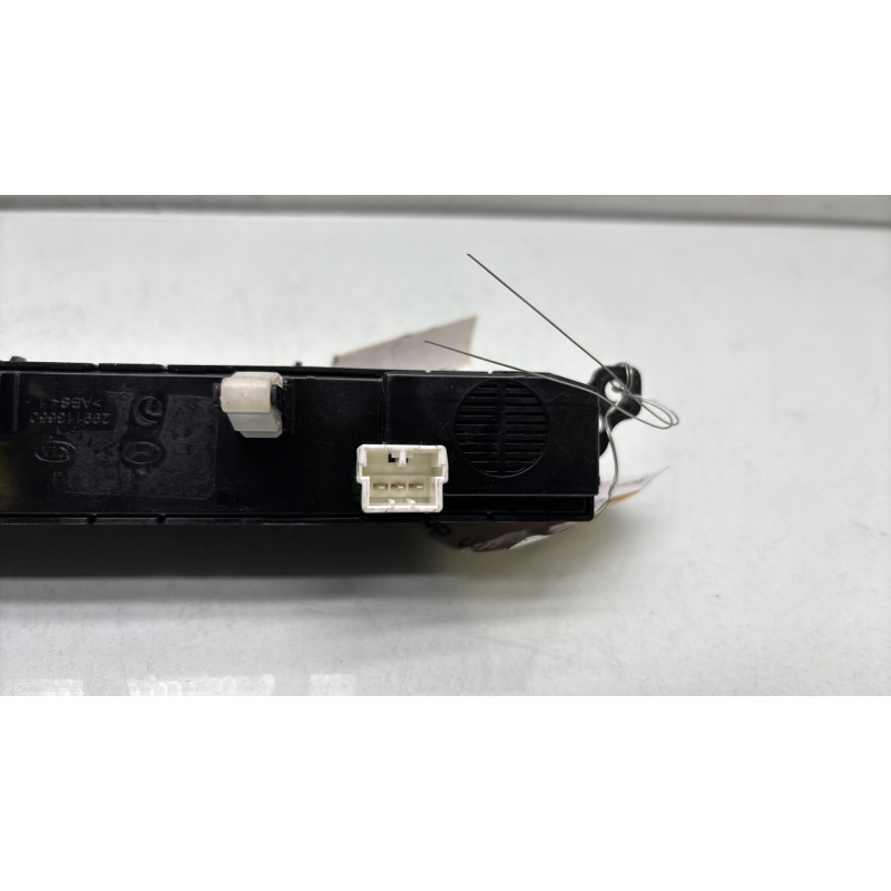 Bouton de warning HYUNDAI I 20 1 Photo n°4