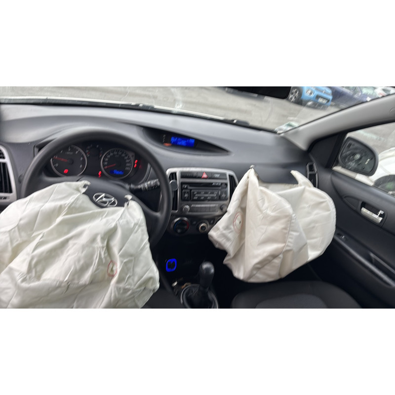 Bouton de warning HYUNDAI I 20 1 Photo n°16