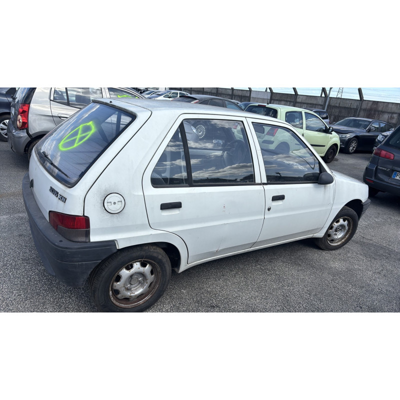 Feu arriere principal gauche (feux) PEUGEOT 106 Photo n°11