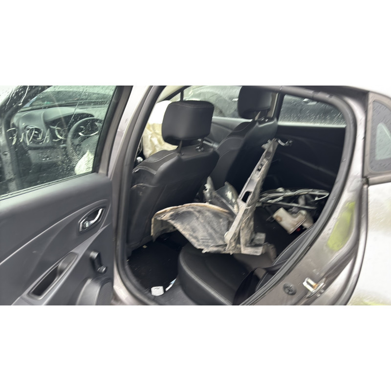 Vitre arriere gauche RENAULT CLIO 4 Photo n°17