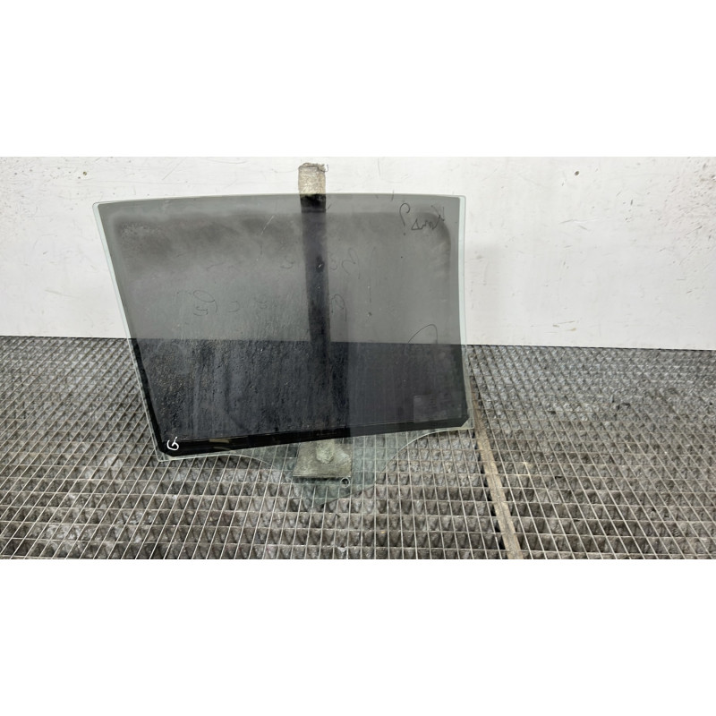 Vitre arriere gauche BMW SERIE 1 F20 Photo n°4