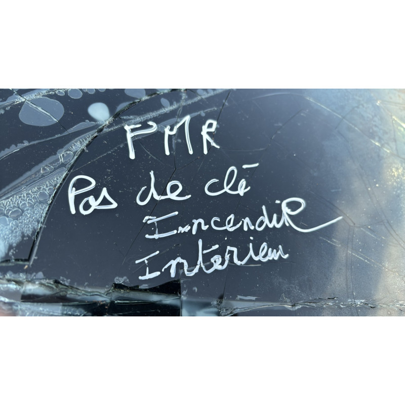 Vitre avant droit BMW SERIE 1 F20 Photo n°19